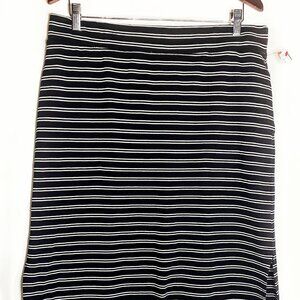 Isaac Mizrahi Size Large Stretch Black/White Striped Pencil Skirt W/Pockets